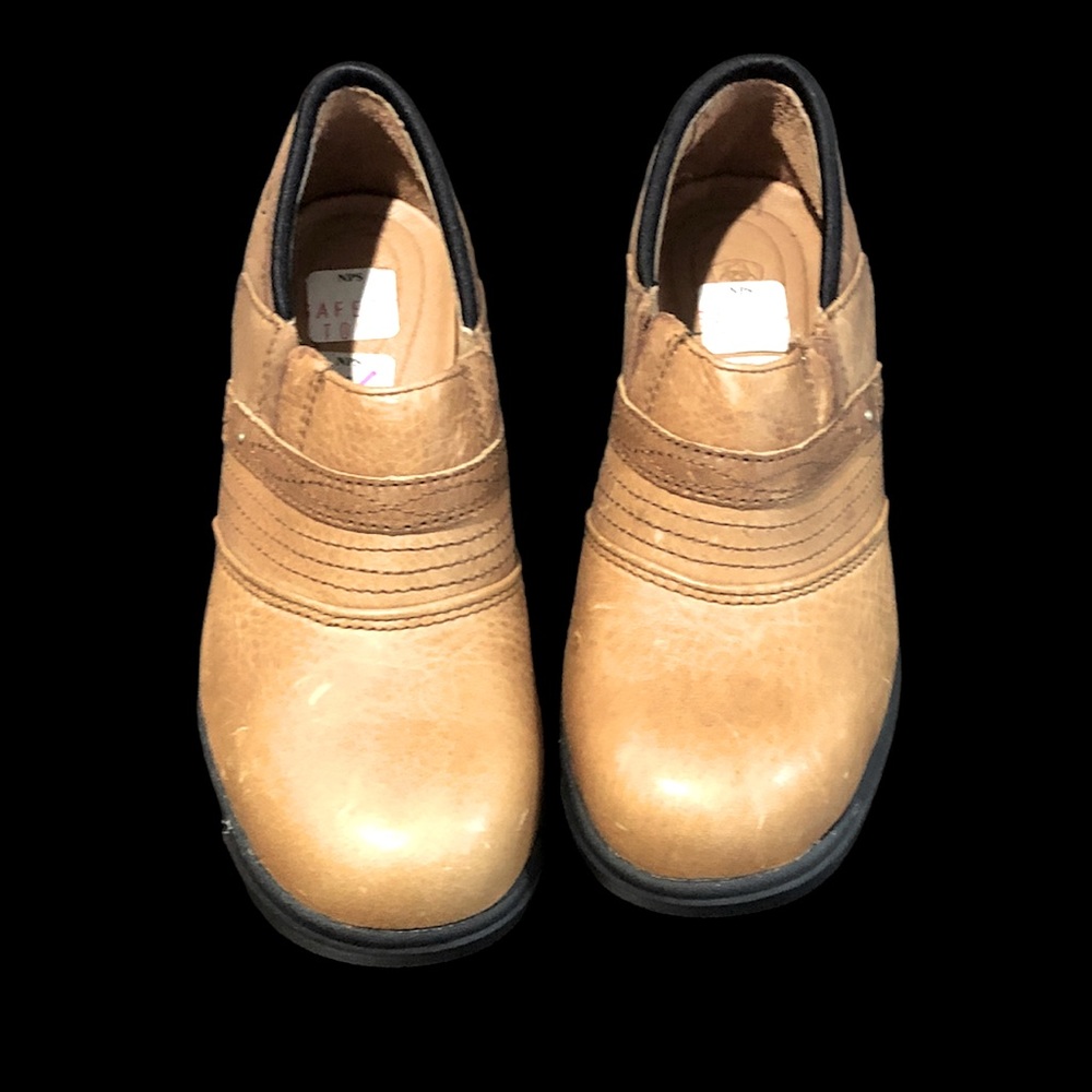 Woman’s Ariat steel toe Shoes
